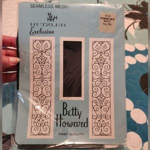 New Betty Howard Seamless Mesh Stockings size 9.5